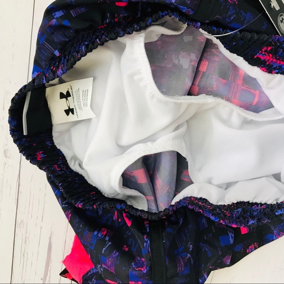2⬇️ Girls Purple/Neon Pink Under Armour Shorts - Picture 6 of 6